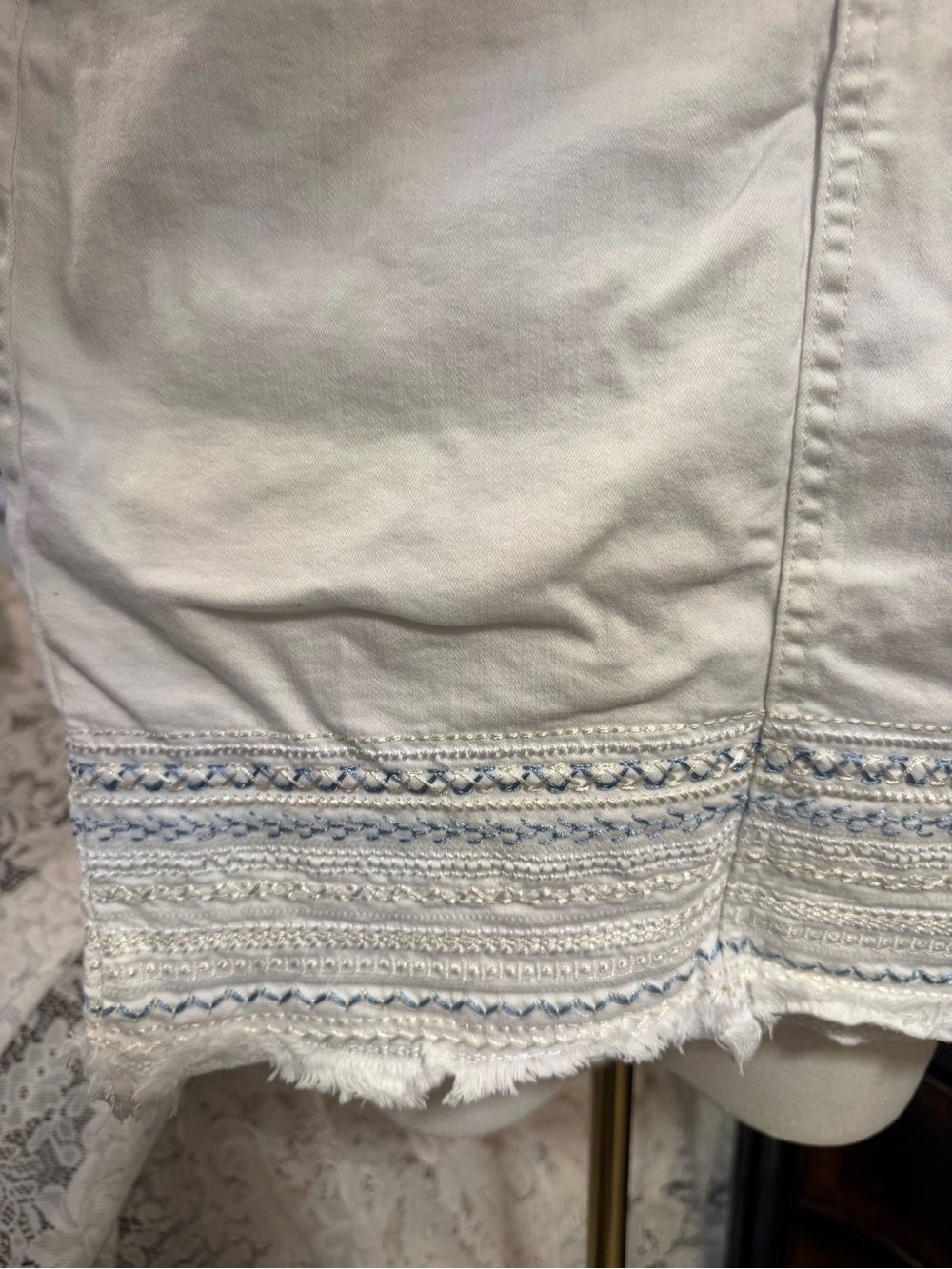 CHARLIE B White Denim Skirt with Lace Detail and Built in Shorts - Picture 2 of 5